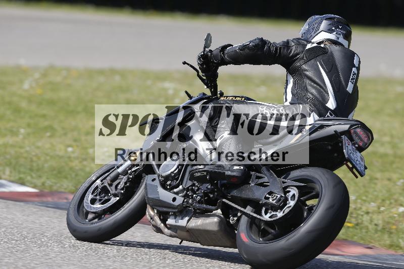 /Archiv-2025/09 22.04.2025 Cornu Master School ADR/rot-rouge/12